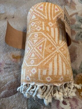 TEEMA TURKISH TOWEL NEW BEAUTIFUL PIECE